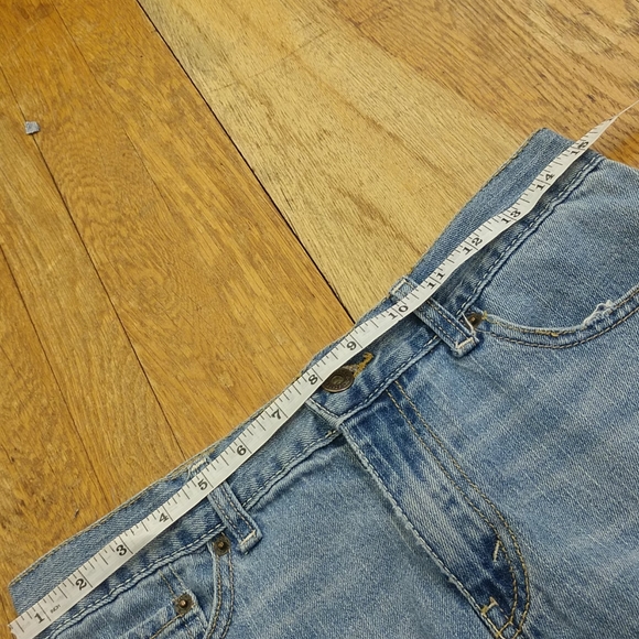 Levi's cut off jean shorts - Picture 6 of 6